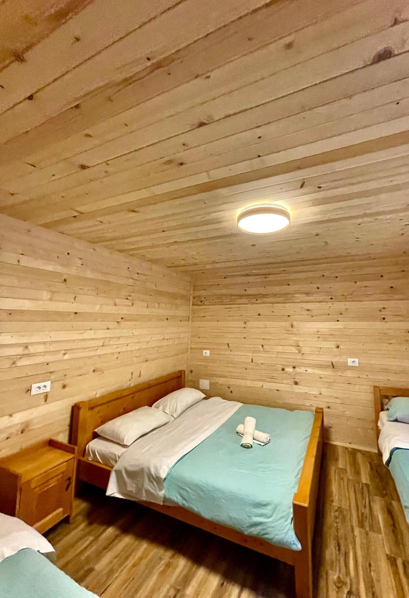 Lazer Cardaku Guesthouse วัลโบเนอ ภายนอก รูปภาพ