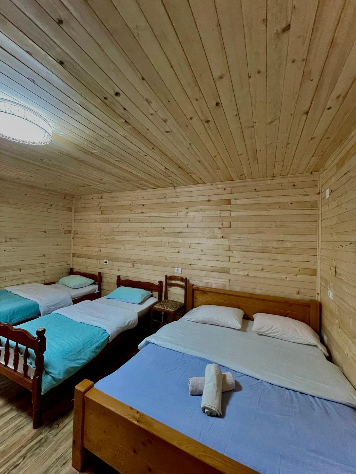 Lazer Cardaku Guesthouse วัลโบเนอ ภายนอก รูปภาพ
