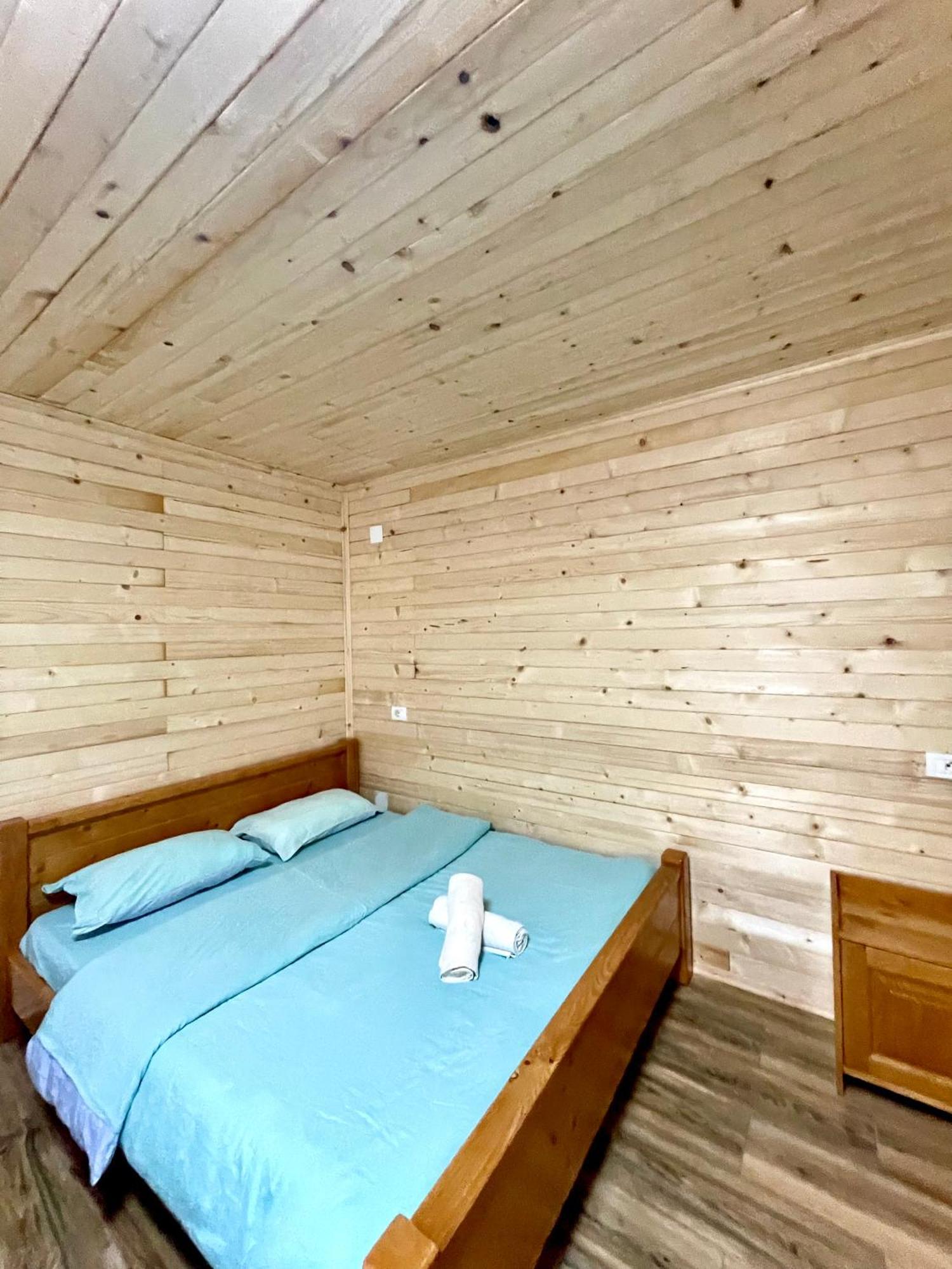 Lazer Cardaku Guesthouse วัลโบเนอ ภายนอก รูปภาพ