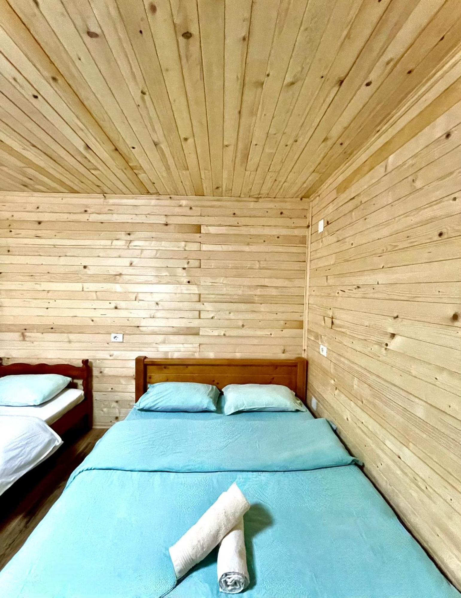Lazer Cardaku Guesthouse วัลโบเนอ ภายนอก รูปภาพ